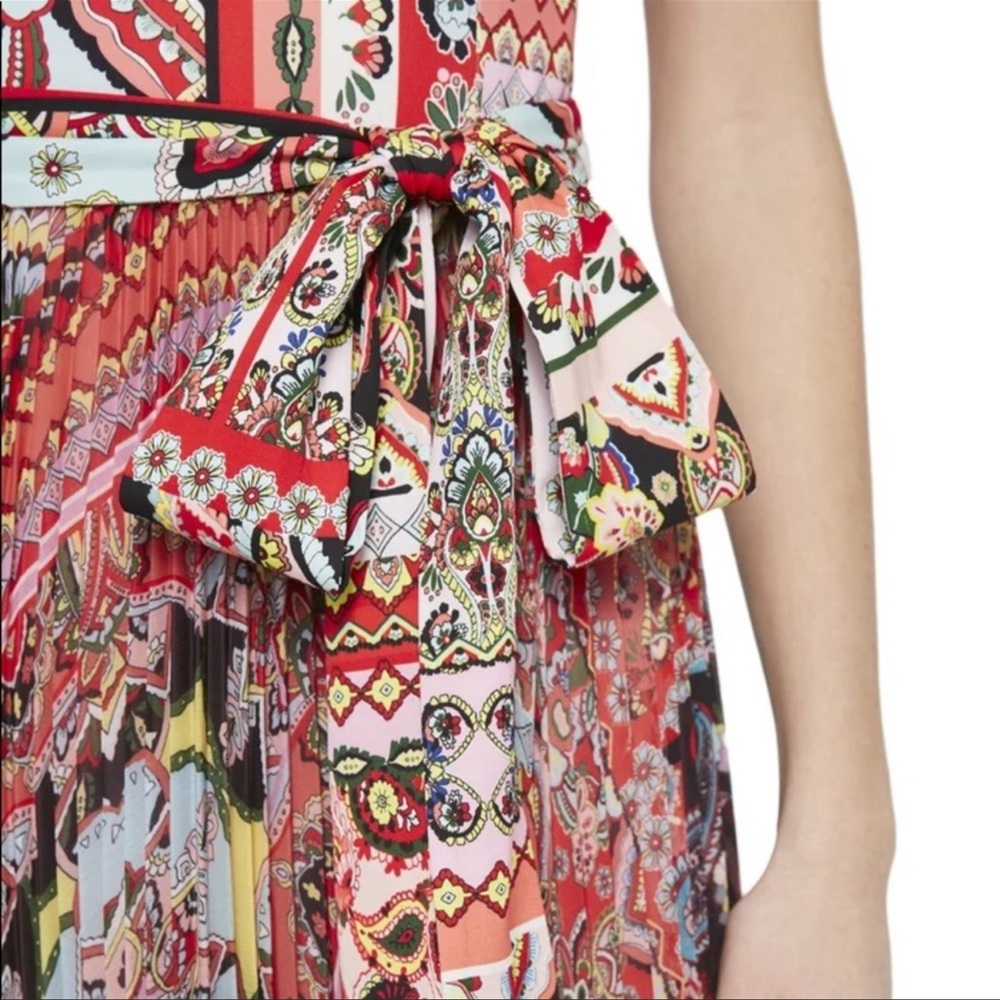 ALICE + OLIVIA Deona Pleated Maxi Dress - Picture 7 of 14
